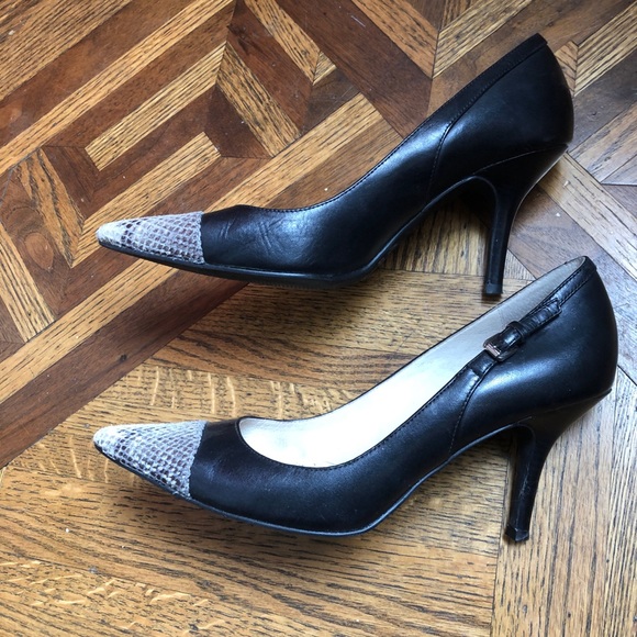 Michael Kors Black Heels with Snakeskin Points - Picture 2 of 7